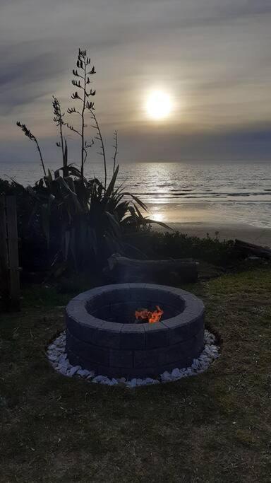 Beachfront Bliss Paraparaumu Exteriör bild