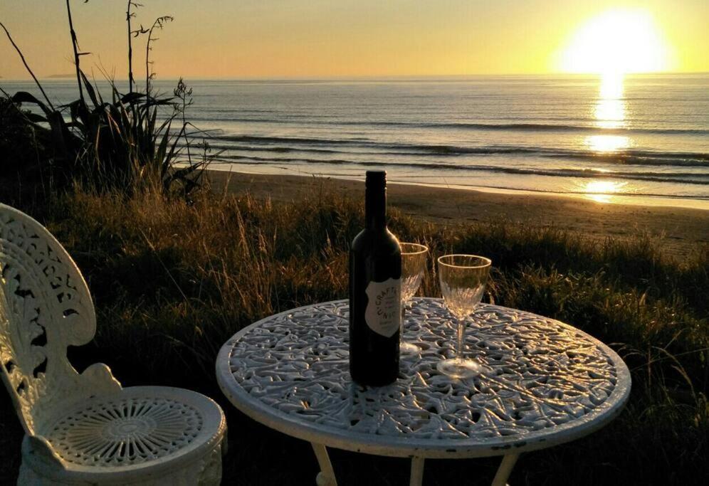 Beachfront Bliss Paraparaumu Exteriör bild